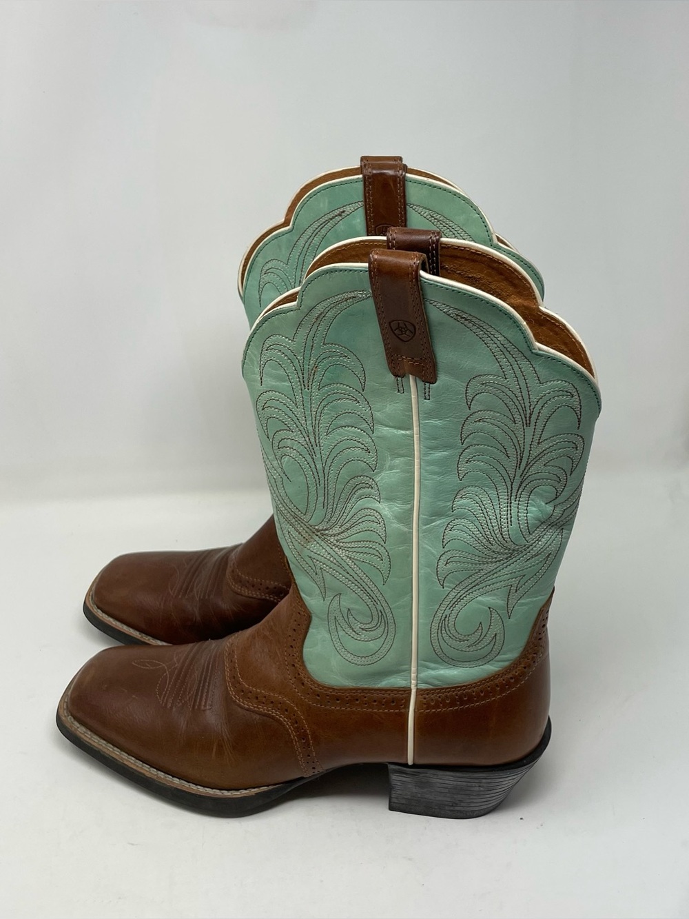 Ariat Women's Two-Tone Mint and Brown Lace-Up Western Boots